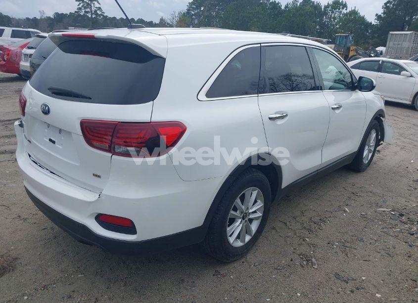 Photo 4 of 2020 Kia Sorento 2.4L LX (VIN 5XYPG4A3XLG686752)