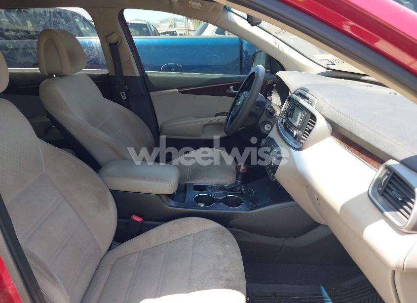 Photo 5 of 2016 Kia Sorento 3.3L LX (VIN 5XYPG4A50GG018613)