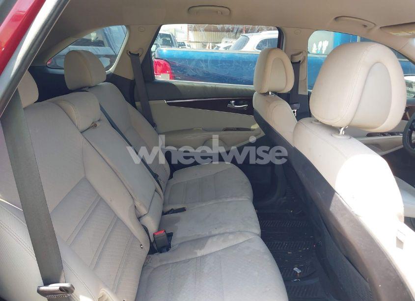 Photo 8 of 2016 Kia Sorento 3.3L LX (VIN 5XYPG4A50GG018613)