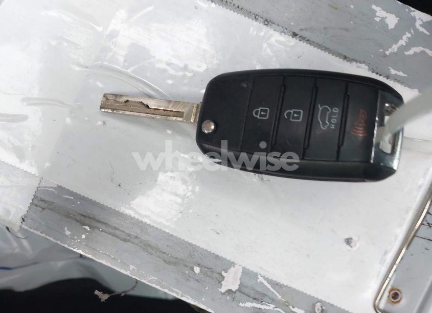 Photo 11 of 2017 Kia Sorento 3.3L LX (VIN 5XYPG4A50HG232597)