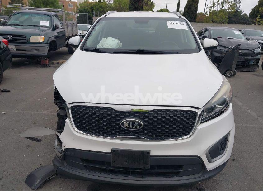 Photo 12 of 2017 Kia Sorento 3.3L LX (VIN 5XYPG4A50HG232597)