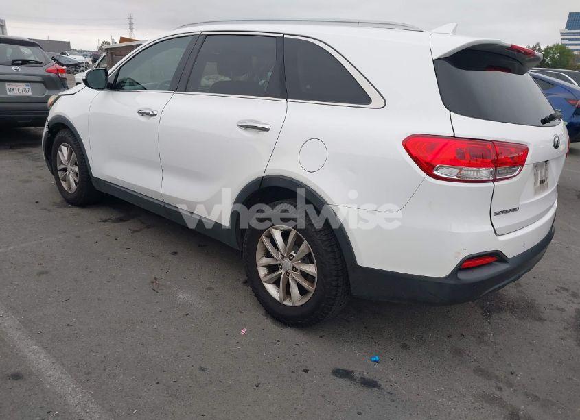 Photo 3 of 2017 Kia Sorento 3.3L LX (VIN 5XYPG4A50HG232597)