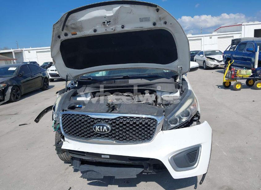 Photo 13 of 2018 Kia Sorento 3.3L LX (VIN 5XYPG4A50JG350705)