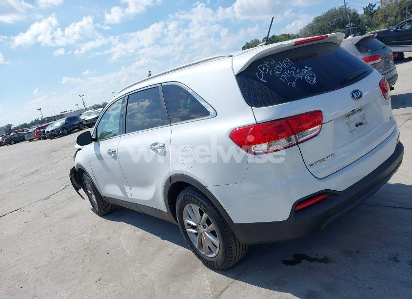 Photo 15 of 2018 Kia Sorento 3.3L LX (VIN 5XYPG4A50JG350705)