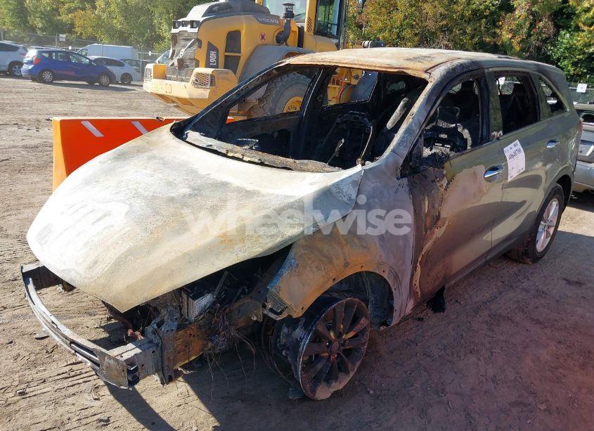 Photo 6 of 2019 Kia Sorento 3.3L LX (VIN 5XYPG4A50KG444679)