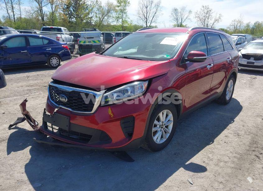Photo 2 of 2019 Kia Sorento 3.3L LX (VIN 5XYPG4A50KG470876)