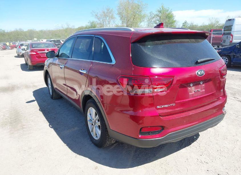 Photo 3 of 2019 Kia Sorento 3.3L LX (VIN 5XYPG4A50KG470876)