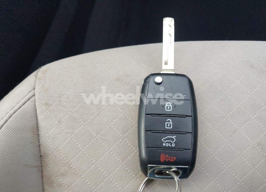 Photo 11 of 2019 Kia Sorento 3.3L LX (VIN 5XYPG4A50KG559055)