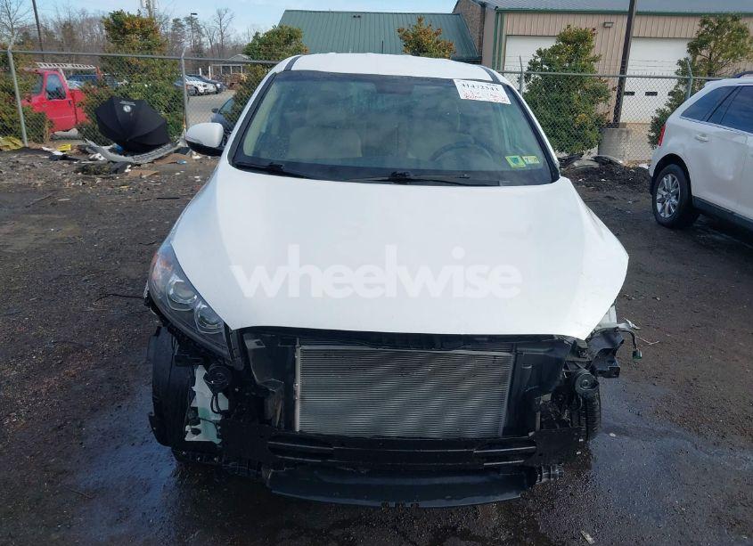 Photo 13 of 2019 Kia Sorento 3.3L LX (VIN 5XYPG4A50KG559055)