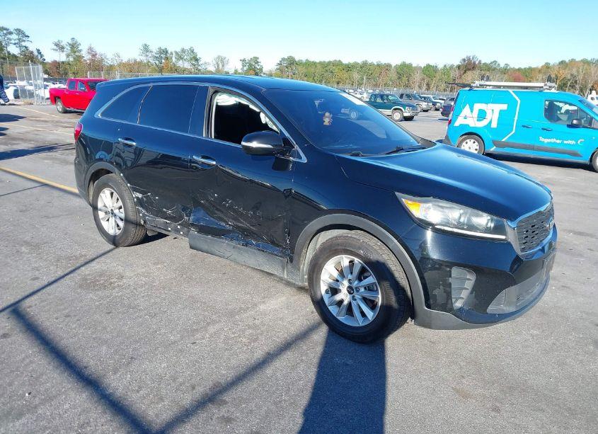 2019 Kia Sorento 3.3L LX (VIN 5XYPG4A50KG561033) main photo