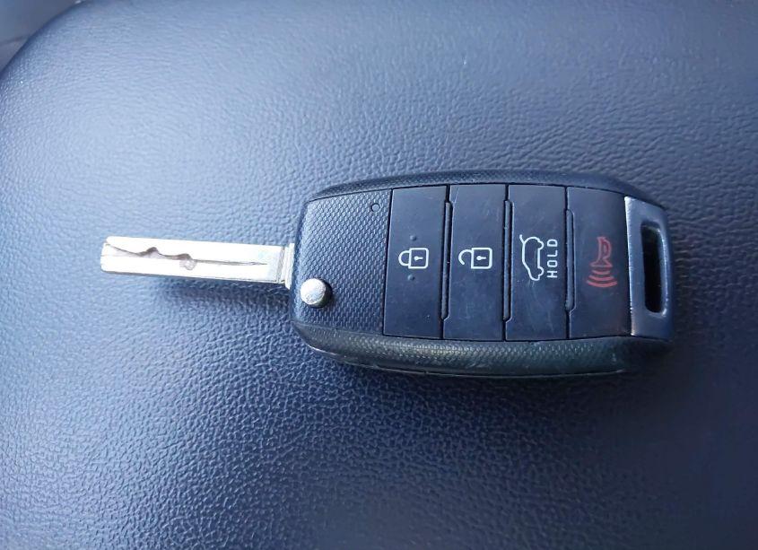 Photo 11 of 2019 Kia Sorento 3.3L LX (VIN 5XYPG4A50KG561033)