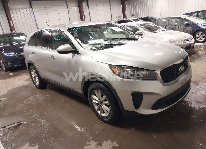2019 Kia Sorento 3.3L LX (VIN 5XYPG4A50KG573408) main photo