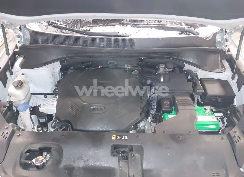 Photo 10 of 2019 Kia Sorento 3.3L LX (VIN 5XYPG4A50KG573408)