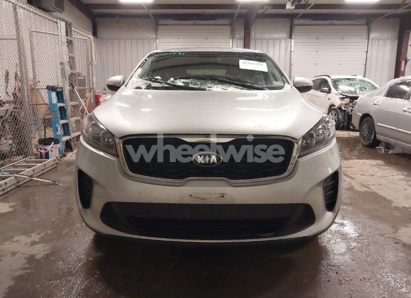 Photo 11 of 2019 Kia Sorento 3.3L LX (VIN 5XYPG4A50KG573408)