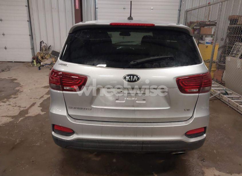 Photo 15 of 2019 Kia Sorento 3.3L LX (VIN 5XYPG4A50KG573408)