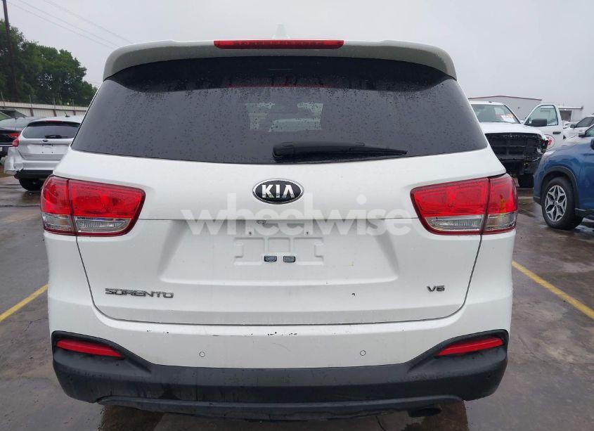 Photo 20 of 2016 Kia Sorento 3.3L LX (VIN 5XYPG4A51GG011668)
