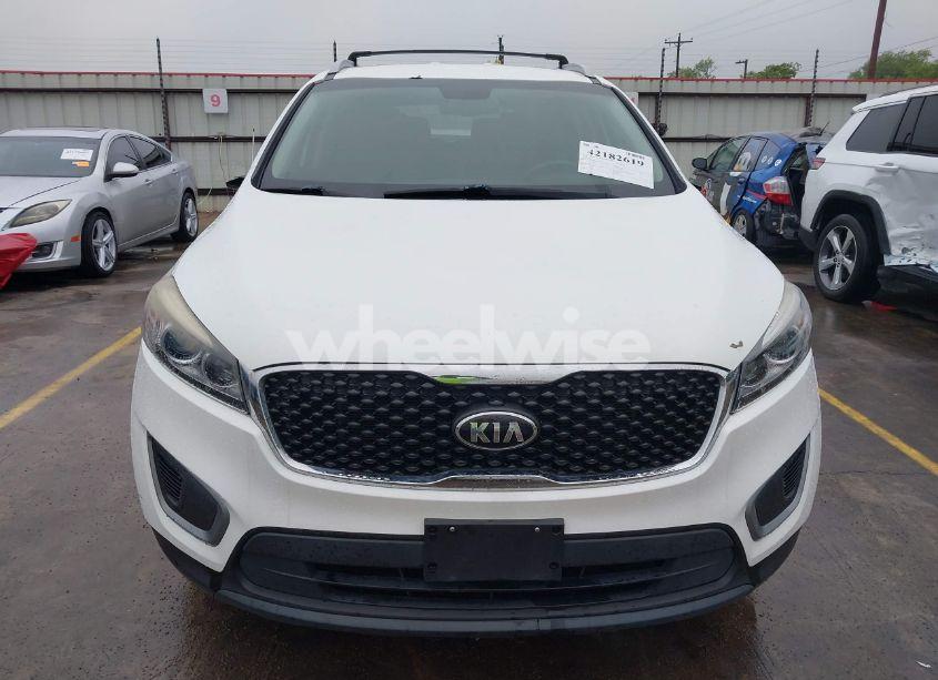 Photo 22 of 2016 Kia Sorento 3.3L LX (VIN 5XYPG4A51GG011668)