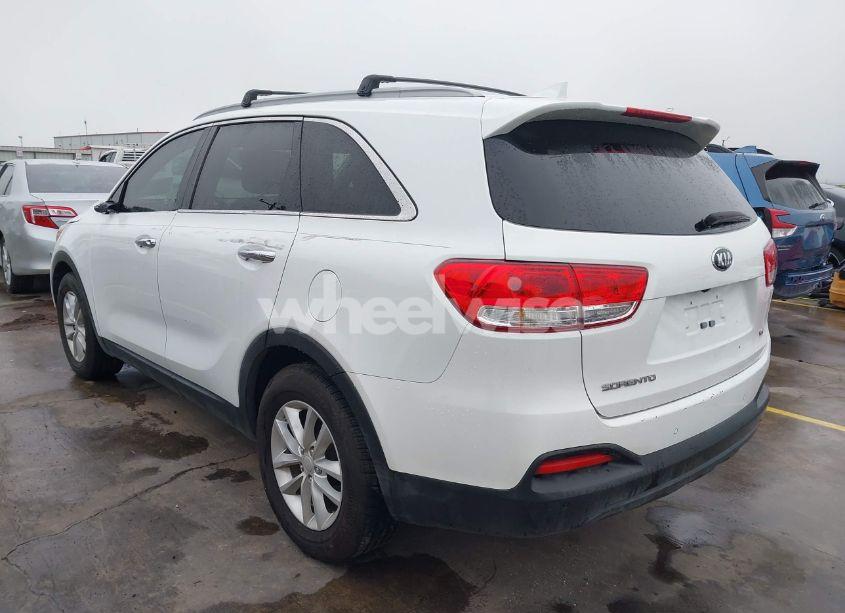 Photo 3 of 2016 Kia Sorento 3.3L LX (VIN 5XYPG4A51GG011668)