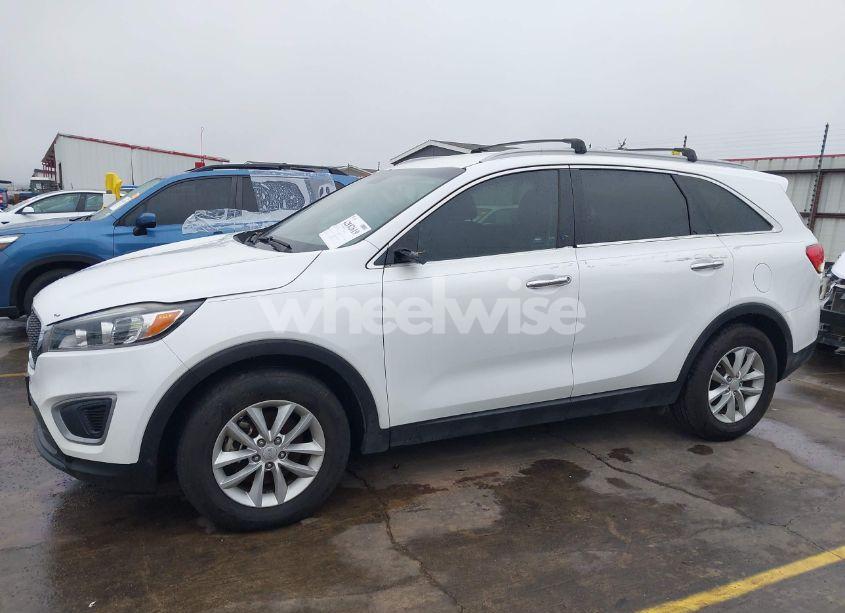 Photo 6 of 2016 Kia Sorento 3.3L LX (VIN 5XYPG4A51GG011668)