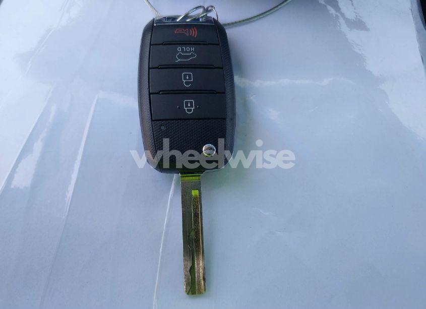 Photo 11 of 2016 Kia Sorento 3.3L LX (VIN 5XYPG4A51GG077296)