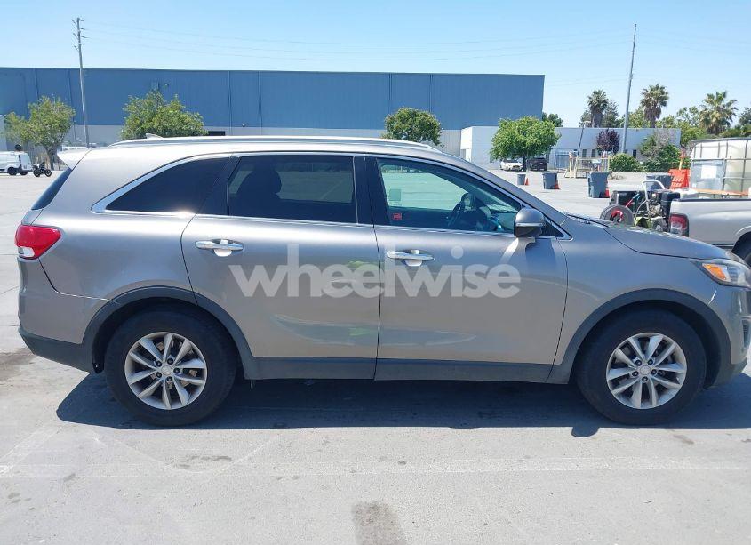 Photo 13 of 2016 Kia Sorento 3.3L LX (VIN 5XYPG4A51GG077296)