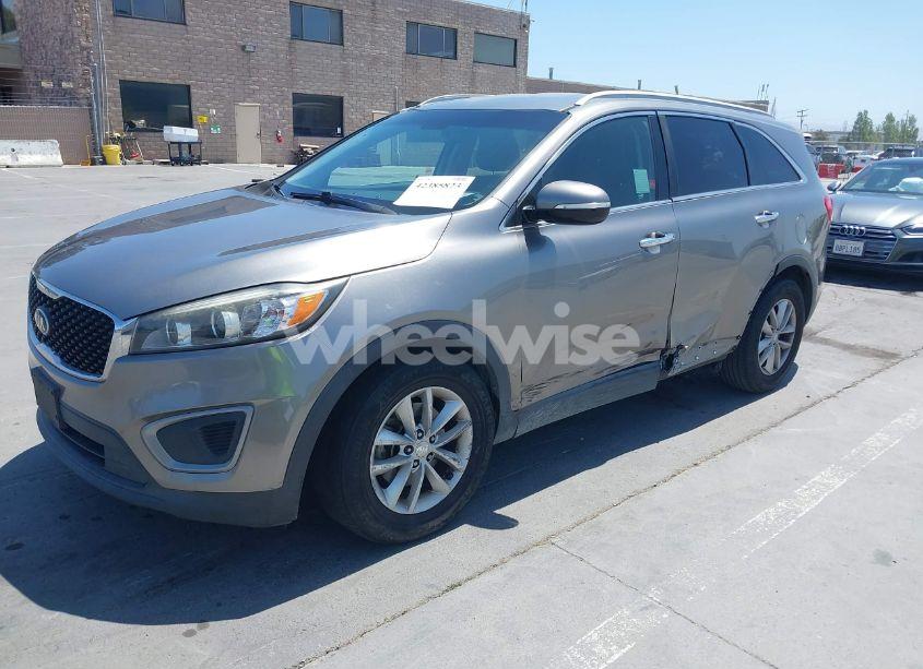 Photo 2 of 2016 Kia Sorento 3.3L LX (VIN 5XYPG4A51GG077296)