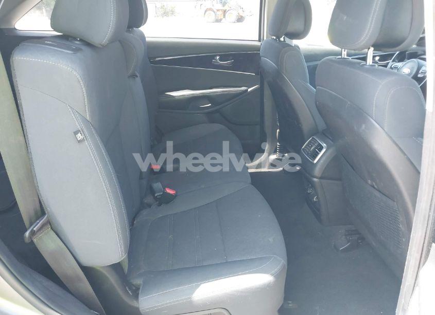 Photo 8 of 2016 Kia Sorento 3.3L LX (VIN 5XYPG4A51GG077296)