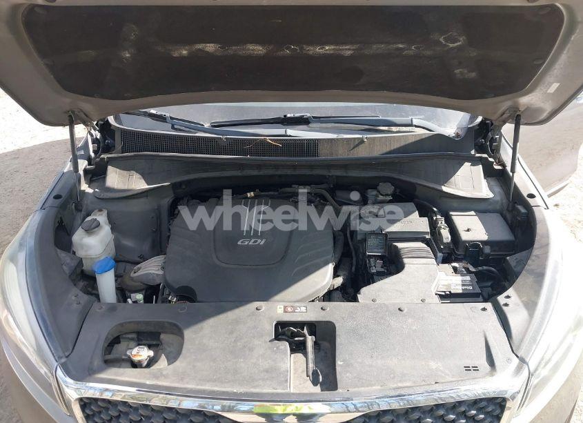 Photo 10 of 2017 Kia Sorento 3.3L LX (VIN 5XYPG4A51HG189890)