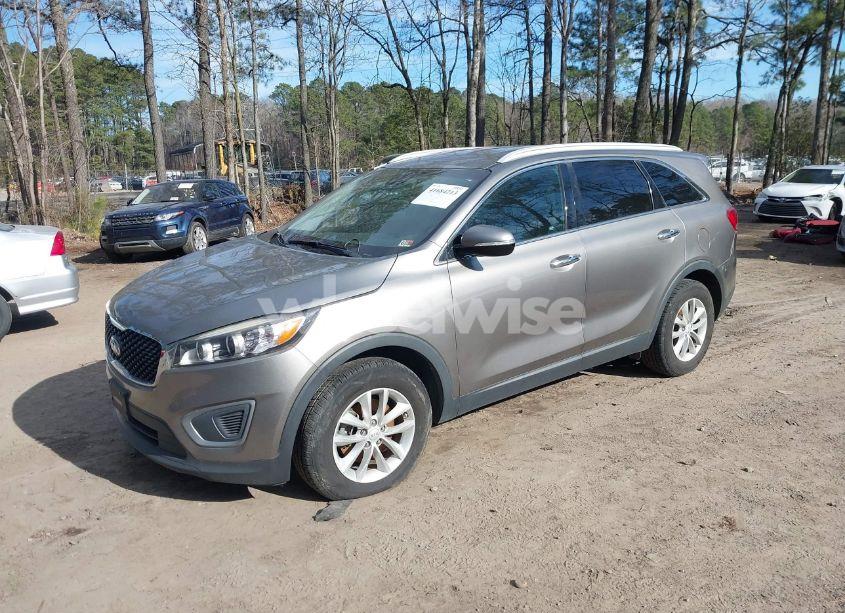 Photo 2 of 2017 Kia Sorento 3.3L LX (VIN 5XYPG4A51HG189890)