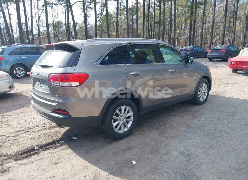 Photo 4 of 2017 Kia Sorento 3.3L LX (VIN 5XYPG4A51HG189890)