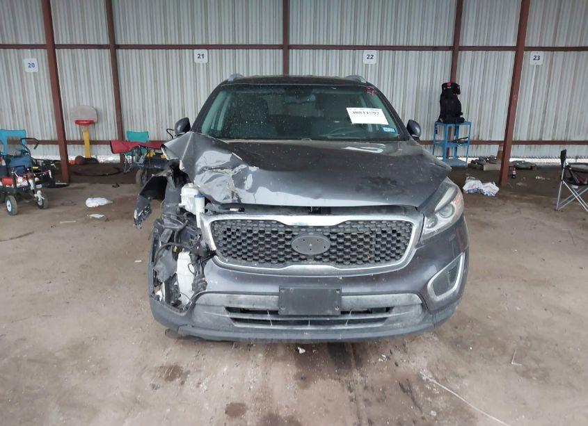 Photo 12 of 2017 Kia Sorento 3.3L LX (VIN 5XYPG4A51HG229692)