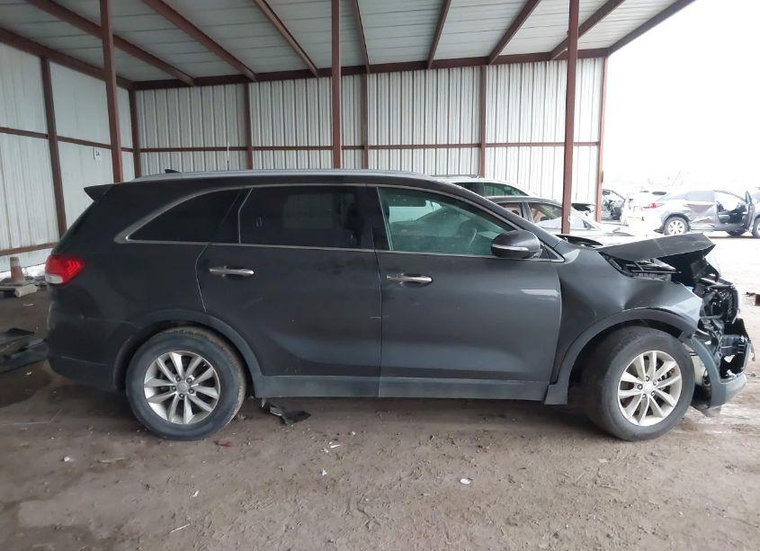 Photo 13 of 2017 Kia Sorento 3.3L LX (VIN 5XYPG4A51HG229692)