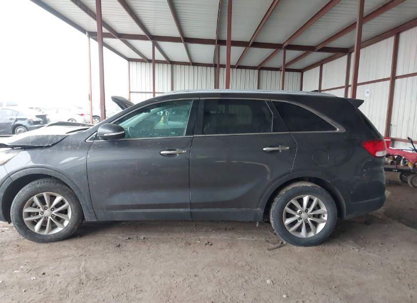 Photo 14 of 2017 Kia Sorento 3.3L LX (VIN 5XYPG4A51HG229692)