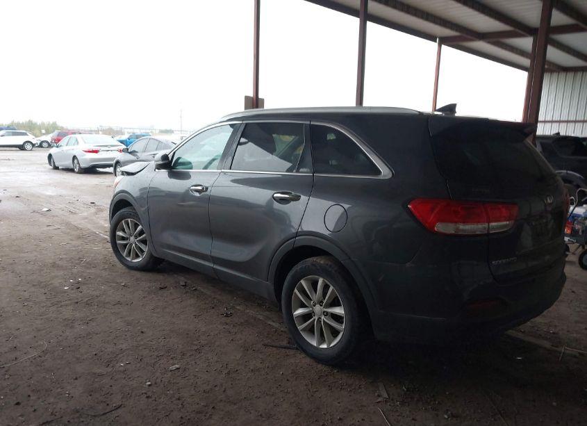 Photo 3 of 2017 Kia Sorento 3.3L LX (VIN 5XYPG4A51HG229692)
