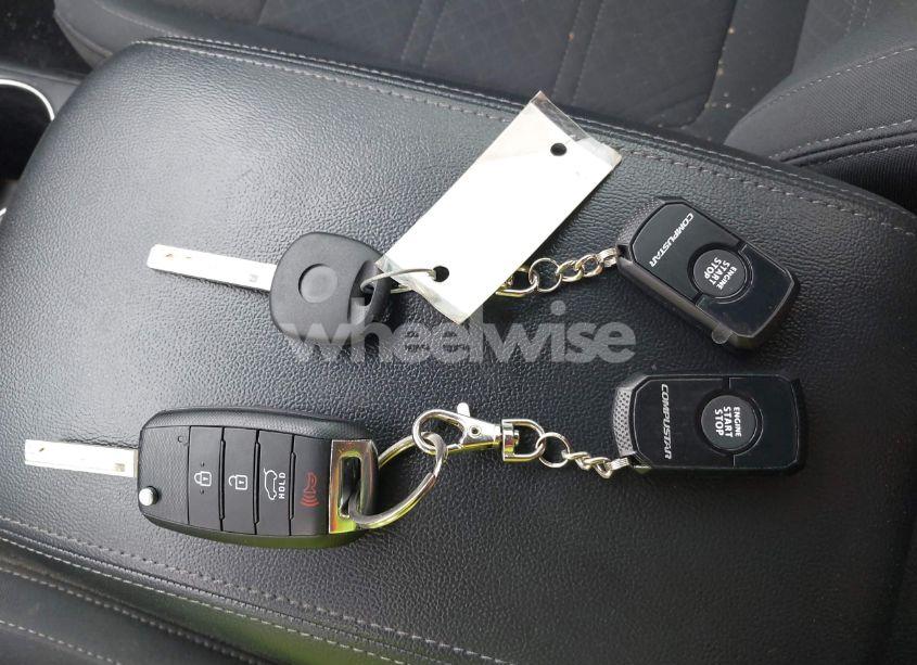 Photo 11 of 2018 Kia Sorento 3.3L LX (VIN 5XYPG4A51JG352947)