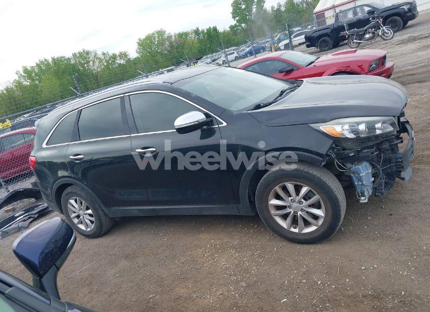 Photo 14 of 2018 Kia Sorento 3.3L LX (VIN 5XYPG4A51JG352947)