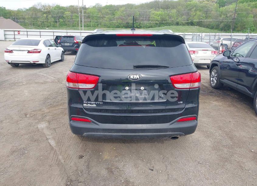 Photo 17 of 2018 Kia Sorento 3.3L LX (VIN 5XYPG4A51JG352947)
