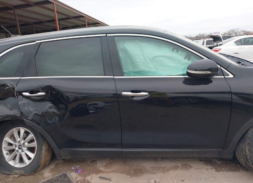 Photo 13 of 2019 Kia Sorento 3.3L LX (VIN 5XYPG4A51KG490327)