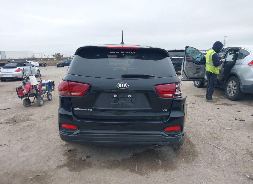Photo 16 of 2019 Kia Sorento 3.3L LX (VIN 5XYPG4A51KG490327)