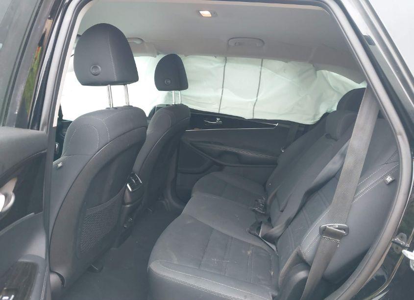 Photo 8 of 2019 Kia Sorento 3.3L LX (VIN 5XYPG4A51KG490327)