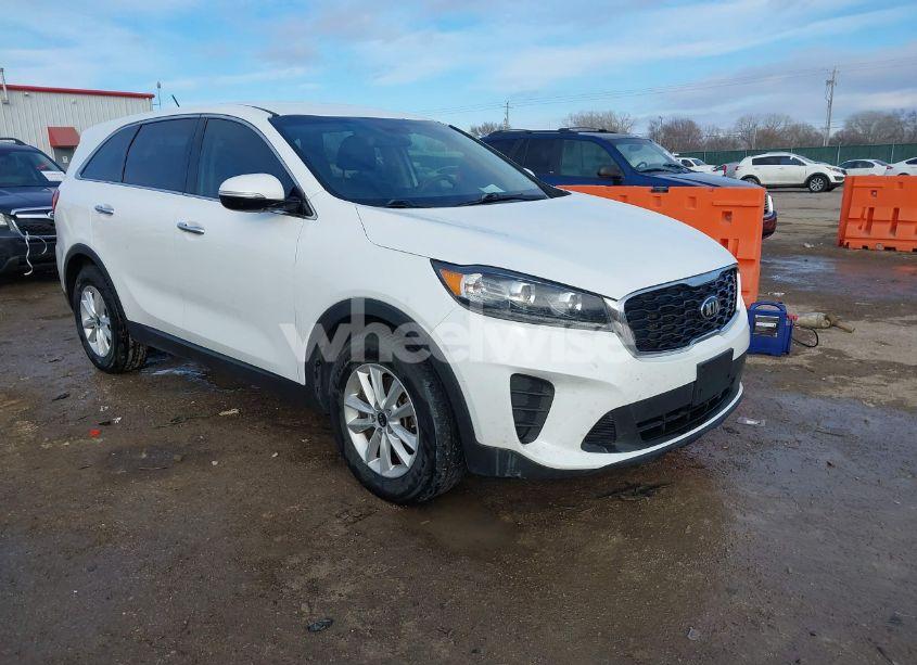 2019 Kia Sorento 3.3L LX (VIN 5XYPG4A51KG570873) main photo