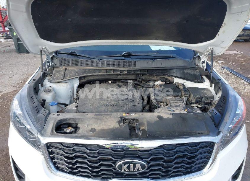 Photo 10 of 2019 Kia Sorento 3.3L LX (VIN 5XYPG4A51KG570873)