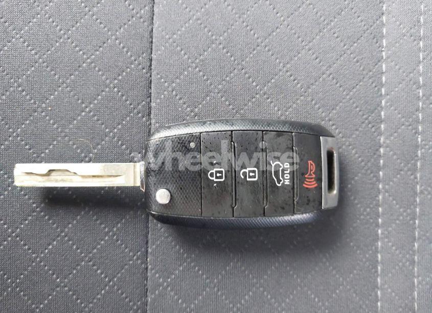 Photo 11 of 2019 Kia Sorento 3.3L LX (VIN 5XYPG4A51KG570873)