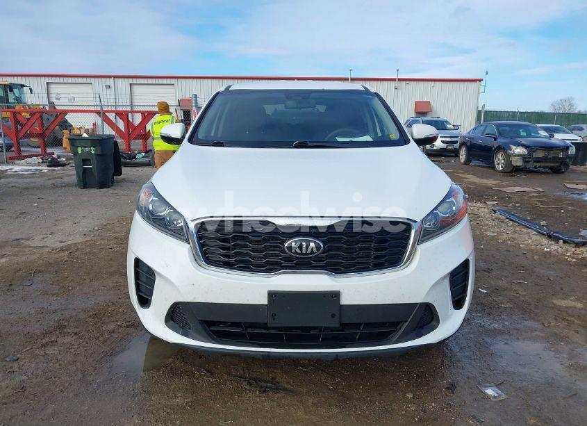 Photo 12 of 2019 Kia Sorento 3.3L LX (VIN 5XYPG4A51KG570873)