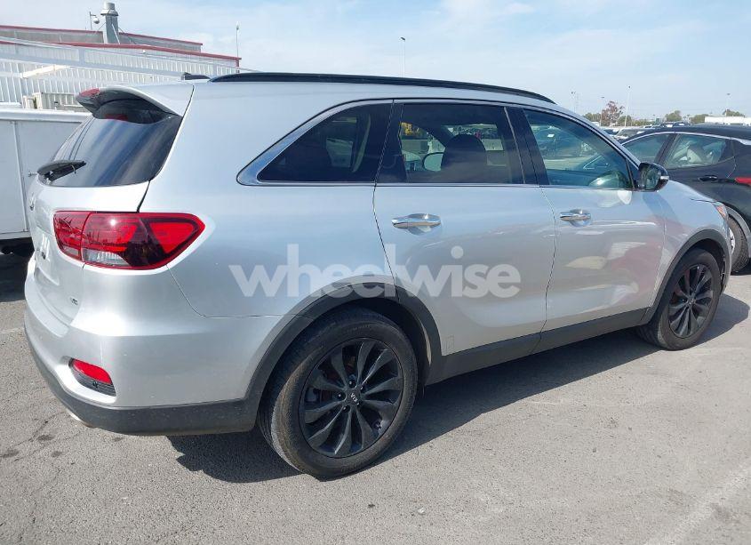 Photo 4 of 2019 Kia Sorento 3.3L S (VIN 5XYPG4A51KG594221)