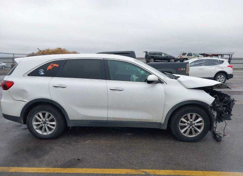 Photo 13 of 2020 Kia Sorento 3.3L LX (VIN 5XYPG4A51LG616431)