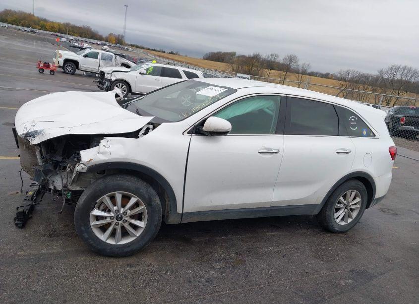 Photo 14 of 2020 Kia Sorento 3.3L LX (VIN 5XYPG4A51LG616431)