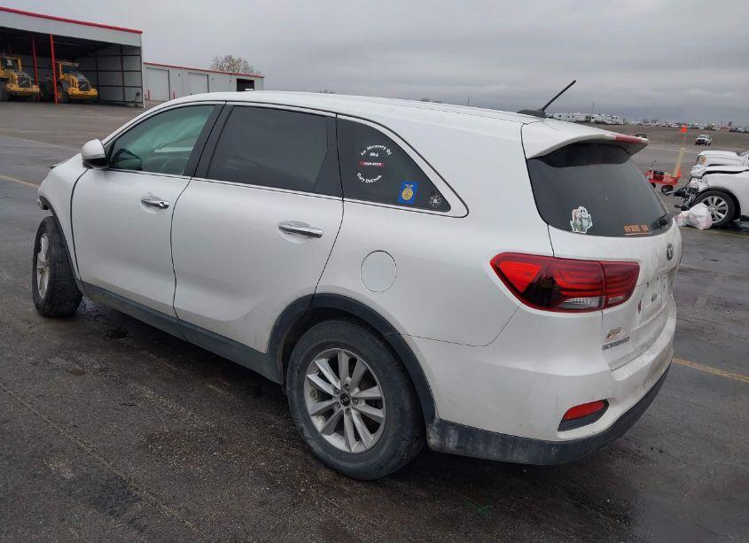 Photo 3 of 2020 Kia Sorento 3.3L LX (VIN 5XYPG4A51LG616431)