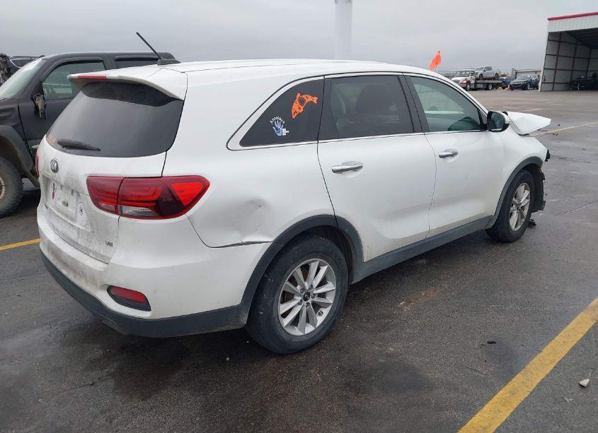 Photo 4 of 2020 Kia Sorento 3.3L LX (VIN 5XYPG4A51LG616431)