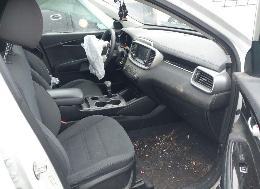 Photo 5 of 2020 Kia Sorento 3.3L LX (VIN 5XYPG4A51LG616431)